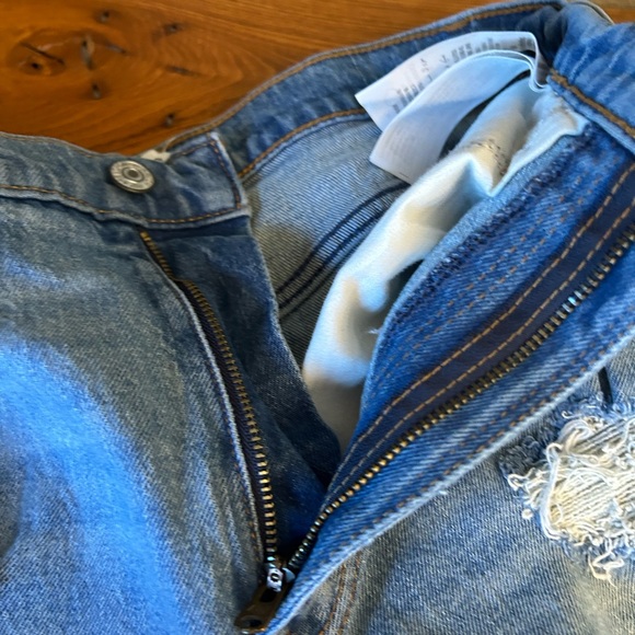 Abercrombie & Fitch high rise mom short size 25 - Picture 8 of 9